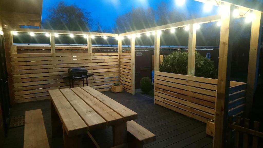 'Monktonmead Lodge' In Secluded Setting, With Private Indoor Pool. Ryde  Extérieur photo