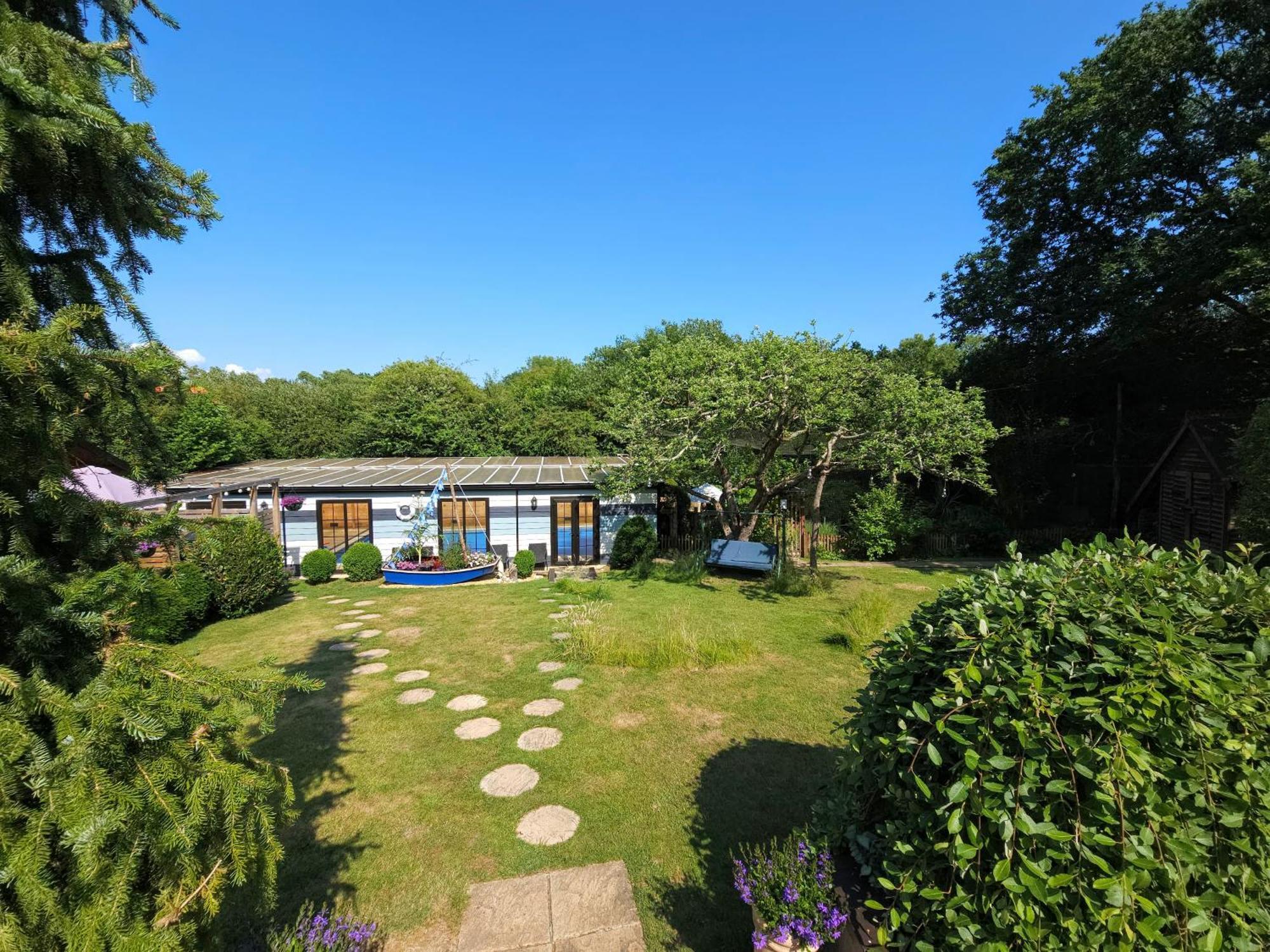 'Monktonmead Lodge' In Secluded Setting, With Private Indoor Pool. Ryde  Extérieur photo